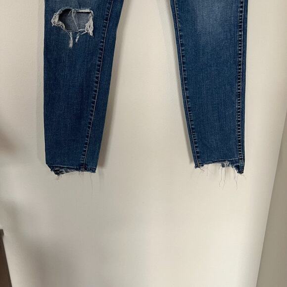 Madewell Curvy High-Rise Skinny Jeans: Drop Step-Hem Edition - Picture 5 of 10